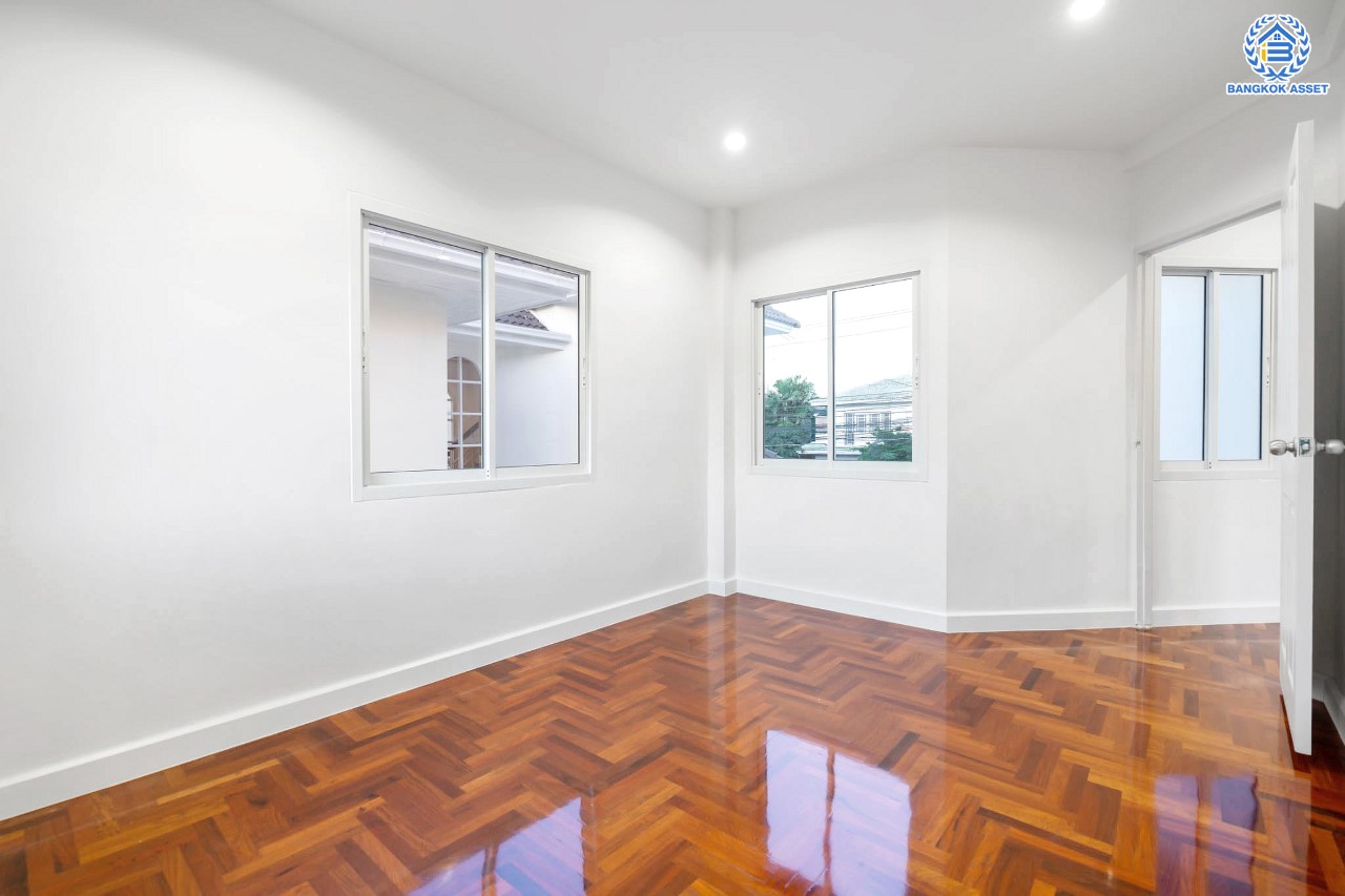 บ้านมือสองตกแต่งใหม่ ม.เศรณีวิลล่า บางใหญ่-กาญจนาภิเษก (บ้านกล้วย-ไทรน้อย) เนื้อที่ 50 ตร.ว. ฟังก์ชันพร้อม 3 ห้องนอน 3 ห้องน้ำ จอดรถได้ 2 คัน ตอบโจทย์ทุกการอยู่อาศัย บนทำเลคุณภาพ! เชื่อมต่อ ถ.กาญจนาภิเษก ใกล้เซ็นทรัลเวสต์เกต และ รถไฟฟ้า "สถานีคลองบางไผ่"...